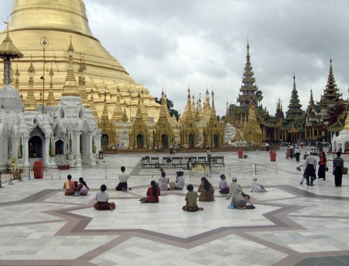 Passageway - [FreeImages](https://www.freeimages.com/photo/shwedagon-pagoda-2-1419261)