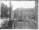 Binnengasthuis hospital, 1890 - [Archief Amsterdam](https://archief.amsterdam/beeldbank/detail/5ee1e27d-a118-191c-696d-3b2d79d213b8)