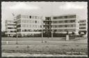 Fig. 1. Foto uit 1965 van de Sterflat aan de Klikspaanweg. Bron: [RAP Leiden]( https://www.rapleiden.nl/gebouw/sterflats-1959/)