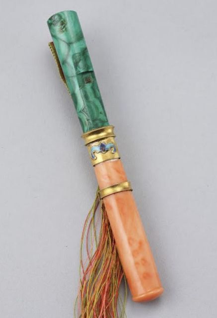 Fig. 9. Sanho jangdo [coral jangdo](https://artsandculture.google.com/asset/coral-and-malachite-single-pendent-of-the-consort-of-imperial-prince-yeong/XwEwrFnfgR4DJA)