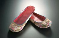 Fig. 1. Pair of slippers from the Straits Settlements, Early 20th century. From the collection of the Asian Civilisations Museum in Singapore. Accession Number: 2005-01439. [roots](https://www.roots.gov.sg/Collection-Landing/listing/1114639)