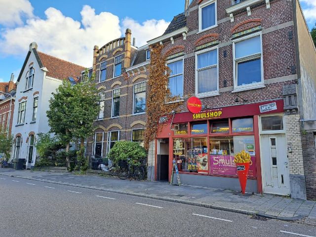 Fig. 1 - The last snack bar in the neighborhood, whereas there used to be many in the area – Photo by Alicia Schrikker.