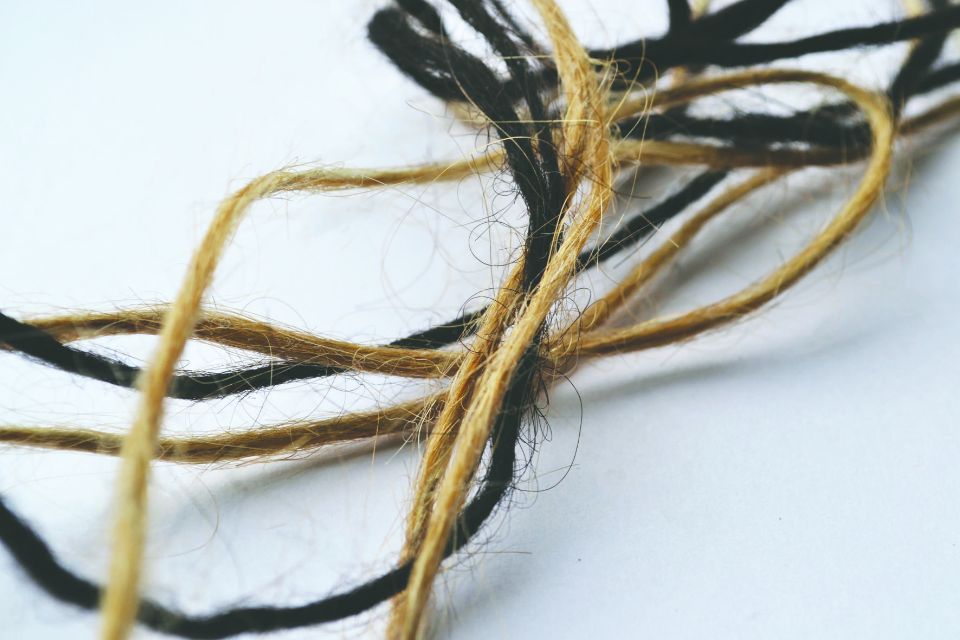 Fig.2 Yarn threads of human hair – On Artist’s website [www.meikefleskens.com](https://www.meikefleskens.com/)