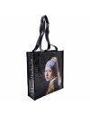 Fig. 3. Tote bag with the image of the Girl With Pearl Earring, as sold at the Mauritshuis’ museum shop.