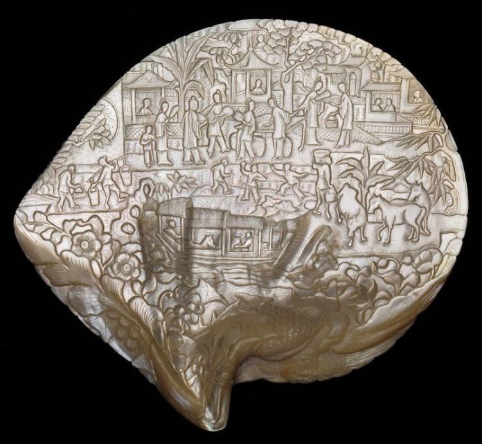 Shell - Carved Mother-of-Pearl, China, Late Qing Dynasty, circa 1880 - Museums Victoria - HT 22576.jpg