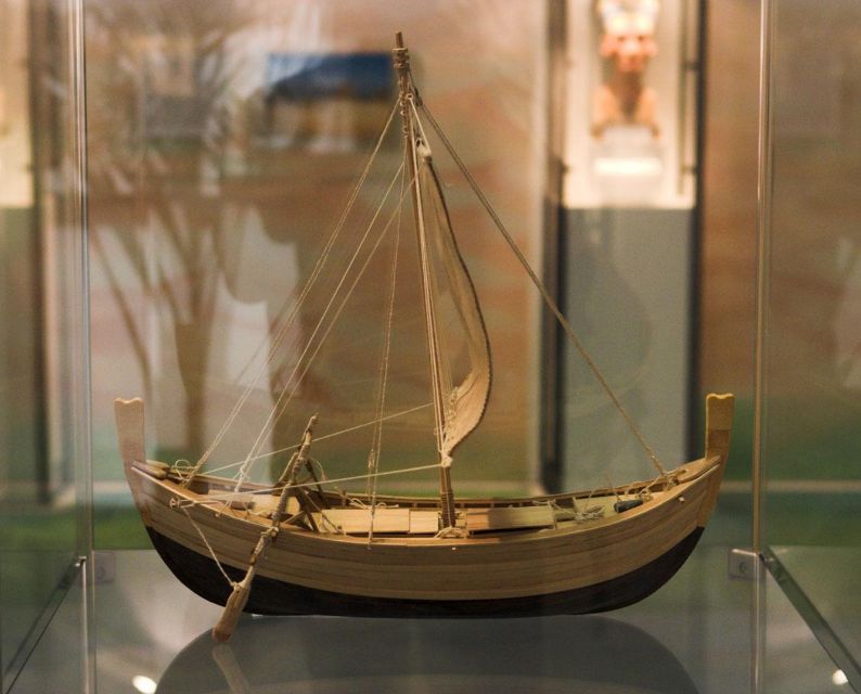 Fig 12: A model of the Uluburun Shipwreck - [Wikimedia](https://commons.wikimedia.org/wiki/File:Uluburun1.jpg)