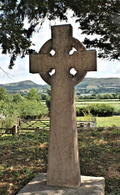 St. Saeran's church, Llanynys, Denbighshire, North Wales - [Wikimedia](https://commons.wikimedia.org/wiki/File:Sant_Saeran_Llanynys_Sir_Ddinbych_Denbighshire_North_Wales_09.JPG)