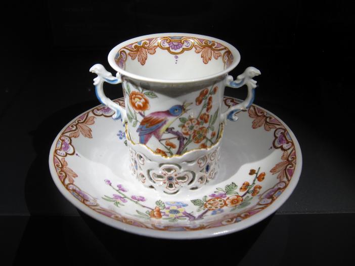 Fig. 9: A Vienna porcelain trembleuse cup set from around 1730. Collection of the Prince of Liechtenstein, Vaduz-Vienna. [Wikimedia](https://en.wikipedia.org/wiki/Trembleuse#/media/File:Manufaktur_du_Paquier_Trembleuse_1730.jpg)