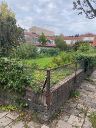 Fig. 2. Photo of the fence that was added later to protect the green of the hof, by Emma Sow.