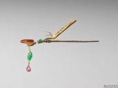 Dangling hairpin with tourmaline, pearl and jade in the form of a hand, Qing dynasty - National Palace Museum  - 故-玉-009631-N000000000.jpg