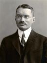 Professor Frans de Liagre Böhl (1925) - [wikicommons](https://commons.wikimedia.org/wiki/File:Franz_Marius_Theodor_de_Liagre_Böhl.jpg)