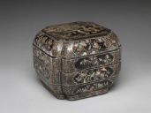 Fig. 2 - Tiered lacquered box with inlays of mother-of-pearl,China, first half of the 15th century - Metropolitan Museum of Art (New York) - [2015.500.1.12a,b.](https://www.metmuseum.org/art/collection/search/40258?searchField=All&amp;sortBy=Relevance&amp;where=China&amp;ft=box+lacquer&amp;offset=100&amp;rpp=20&amp;pos=107)