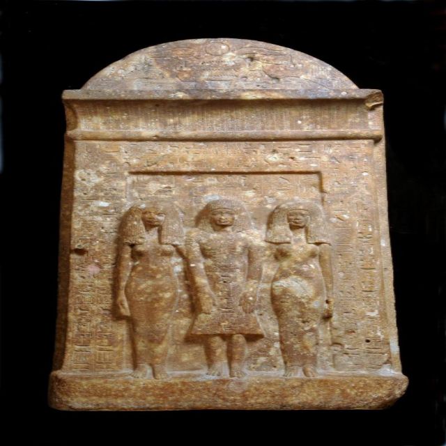 Fig. 5 - Naos-stela of Nebnetjeru - Rijksmuseum van Oudheden - [AM 8-b](https://hdl.handle.net/21.12126/21193)