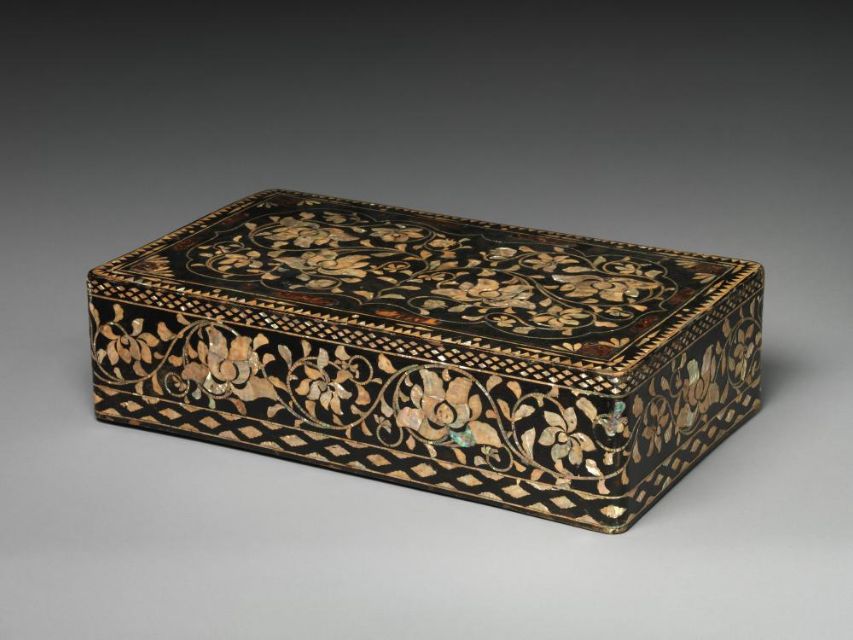 Fig. 13 - Clothing box decorated with peony scrolls XVII century. Joseon Dynasty, Korea. - Metropolitan Museum of Art (New York). -  [2015.500.3.3a,b](https://www.metmuseum.org/art/collection/search/40525)