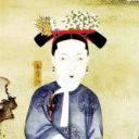 Consort of the Xianfeng emperor -《玫贵妃春贵人行乐图》春贵人部分 - wikicommons.jpg