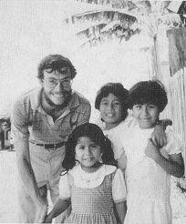 Benjamin Linder with Nicaraguan children, 1987 - [wikimedia](https://en.wikipedia.org/wiki/Ben_Linder#/media/File:Ben_Linder_with_Nicaraguan_children.jpg)