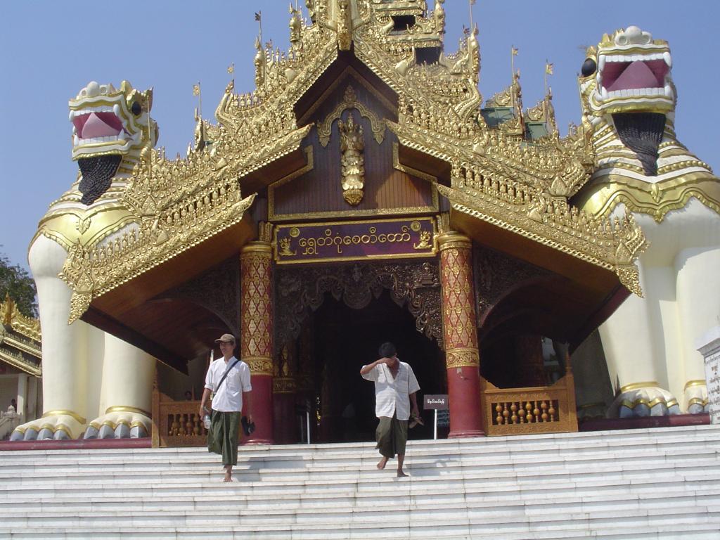 Yangon - [Wikimedia](https://commons.wikimedia.org/wiki/File:Yangon70.JPG)