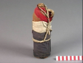 Fig. 4 - Bottle wrapped in fabric -  [RV-3975-11](https://hdl.handle.net/20.500.11840/784421)