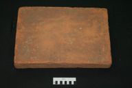 Fig. 1 - Romeinse tegel - Rijksmuseum van Oudheden - [HO* 10](https://hdl.handle.net/21.12126/137882)