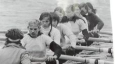 De ouderejaars damesacht van Njord in 1972. Deze bestond voornamelijk uit dames die lid waren geweest bij De Vliet. In 1972 werd deze acht als verenigingsacht uitgezonden naar het EK in Brandenburg.